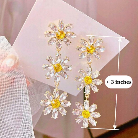 NWT Crystal Dangle Earrings Daisy Flowers Rhinestone Yellow Gold Daisies Drop - Picture 4 of 8